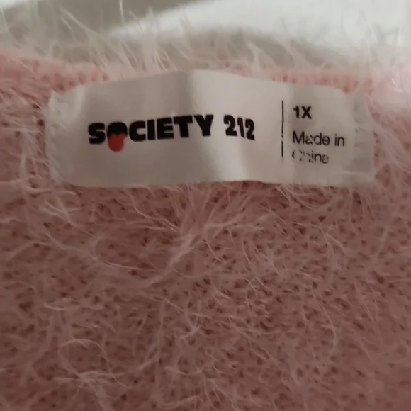 Society 212 Sweater Women's light Pink Fuzzy Sweater size 2x cropped scrunched - Picture 2 of 7